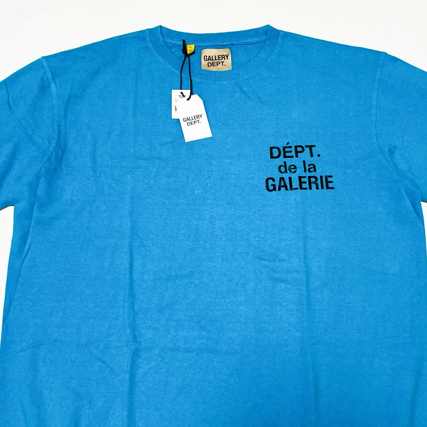 GALLERY DEPT. FRENCH TEE/LIGHT TEAL Lake Blue French Lake Blue S-XL Summer Dopamine Color American Retro Original Same OE Yarn Cone Fabric Garment Dyeing Printing Rewashed Water Distressing Simulates Natural Distressing Effect Correct Accessories Top Purchasing Level